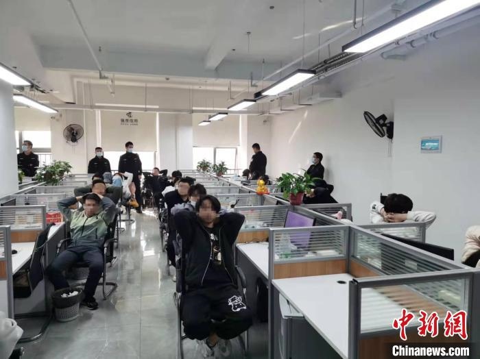 抓捕現(xiàn)場?！￠L沙市公安局供圖