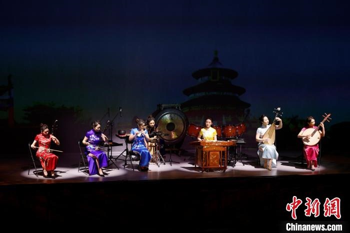 6日，“相約北京”奧林匹克文化節(jié)暨第22屆“相約北京”國際藝術(shù)節(jié)在京開幕?！?lt;a target='_blank' href='/'>中新社</a>記者 富田 攝