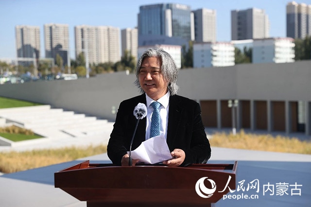 全國(guó)政協(xié)副秘書長(zhǎng)、民盟中央專職副主席、中國(guó)美術(shù)館館長(zhǎng)、中國(guó)城市雕塑家協(xié)會(huì)主席吳為山開(kāi)幕致辭。王劭凱攝