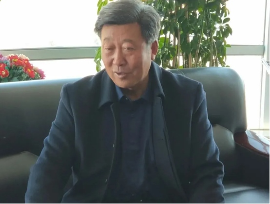 世界地球日，不忘治沙人1694.png
