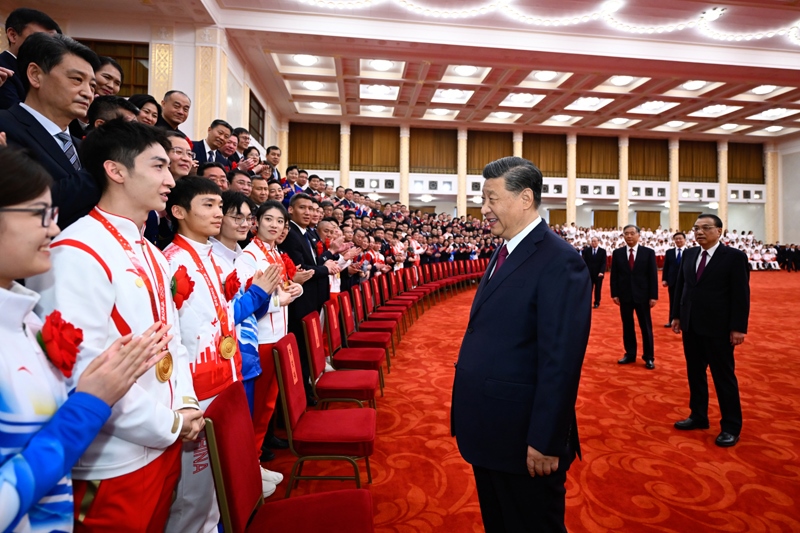 2022年4月8日，習(xí)近平總書記會(huì)見(jiàn)北京冬奧會(huì)、冬殘奧會(huì)突出貢獻(xiàn)集體代表、突出貢獻(xiàn)個(gè)人和中國(guó)體育代表團(tuán)成員。