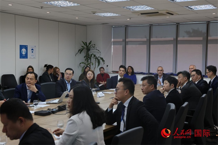 與會代表參與座談交流。（人民網(wǎng)記者 時元皓攝）