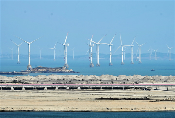 2021年3月9日，三峽福清興化灣海上風(fēng)電場(chǎng)。新華社記者 林善傳 攝