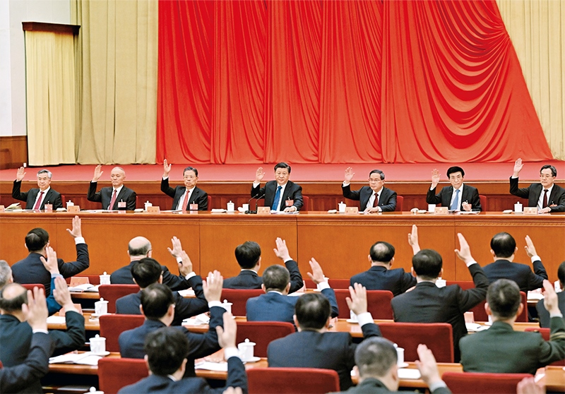 中國共產(chǎn)黨第二十屆中央委員會(huì)第二次全體會(huì)議，于2023年2月26日至28日在北京舉行。這是習(xí)近平、李強(qiáng)、趙樂際、王滬寧、蔡奇、丁薛祥、李希等在主席臺(tái)上。 新華社記者 謝環(huán)馳/攝