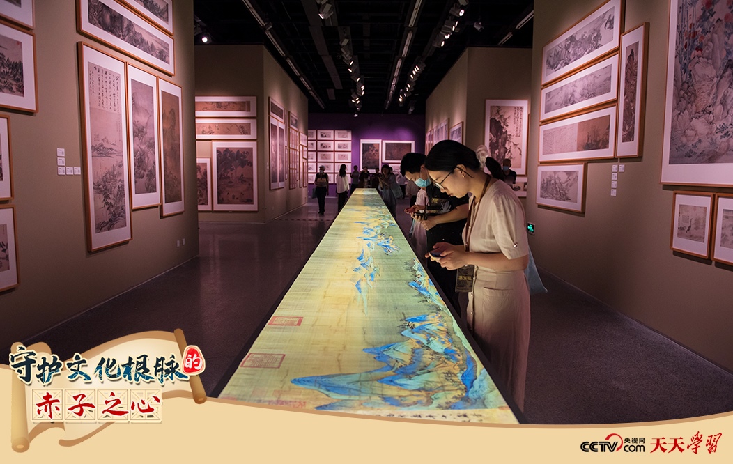 2023年7月1日，觀眾在浙江寧波美術(shù)館參觀中國歷代繪畫大系成果展·寧波特展。