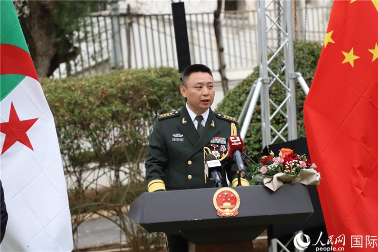 圖為胡璽鈞武官致辭。人民網(wǎng)記者 王傳寶攝