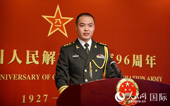 中國(guó)駐瑞典大使館李珂副武官致辭。人民網(wǎng)記者 殷淼攝
