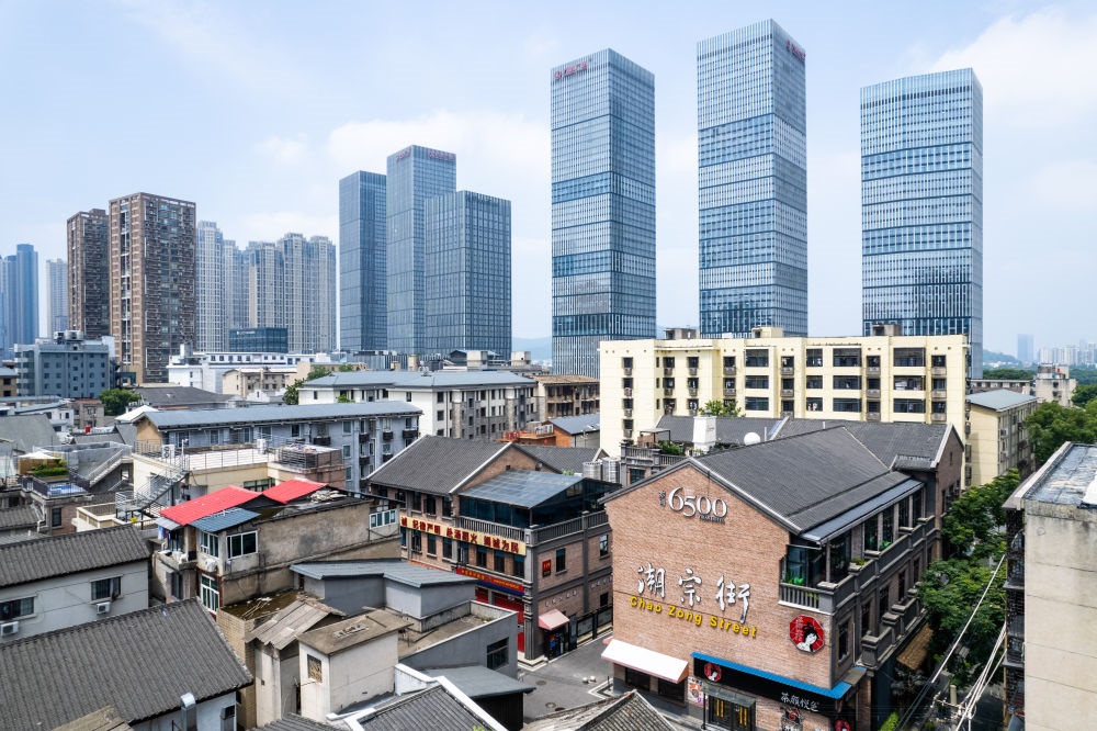  這是在長(zhǎng)沙市開福區(qū)拍攝的潮宗街及周邊景色（無人機(jī)照片，6月7日攝）。新華社記者 陳思汗 攝