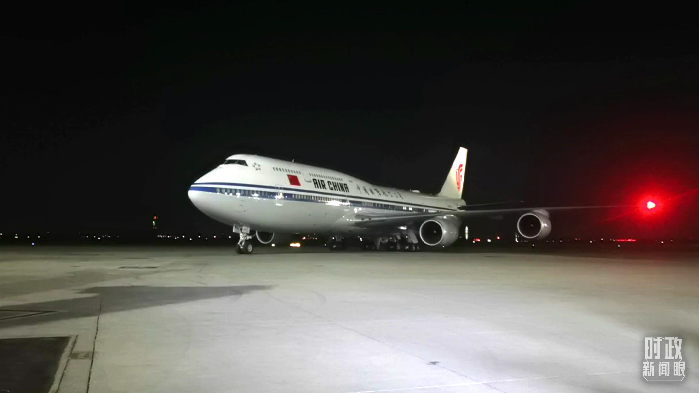 △這是習近平乘坐的專機。（總臺央視記者鐘銳拍攝）