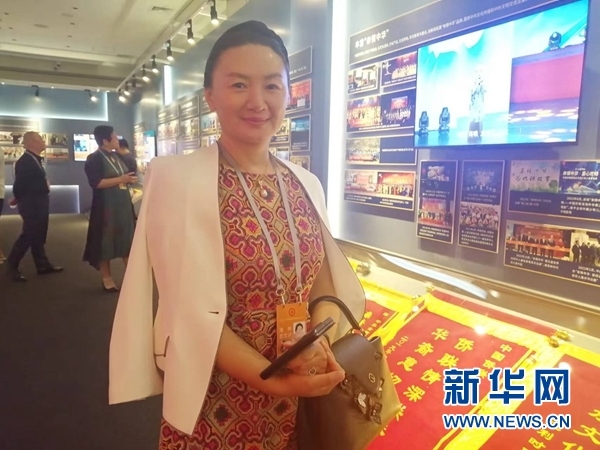 英國川商聯(lián)合總會會長宋汶栗。新華網(wǎng)記者 侯強(qiáng) 攝