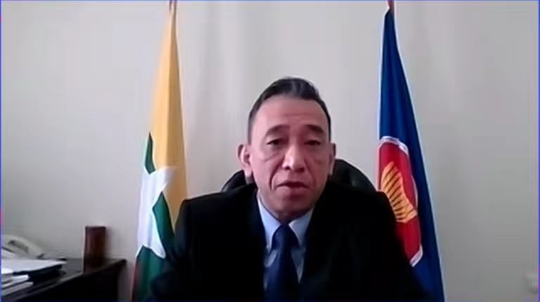 昂苗敏致辭。中國駐東盟使團供圖