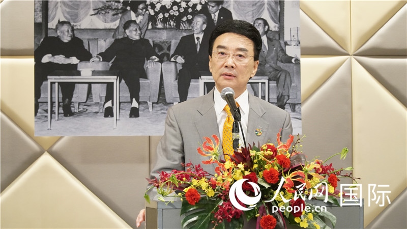 在日中國企業(yè)協(xié)會會長王家馴致祝酒詞。人民網(wǎng) 蔣曉辰攝