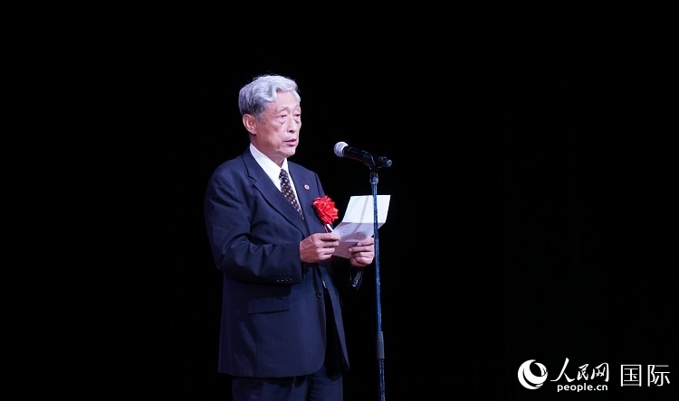 全華聯(lián)會長何德倫發(fā)表致辭。人民網(wǎng) 蔣曉辰攝