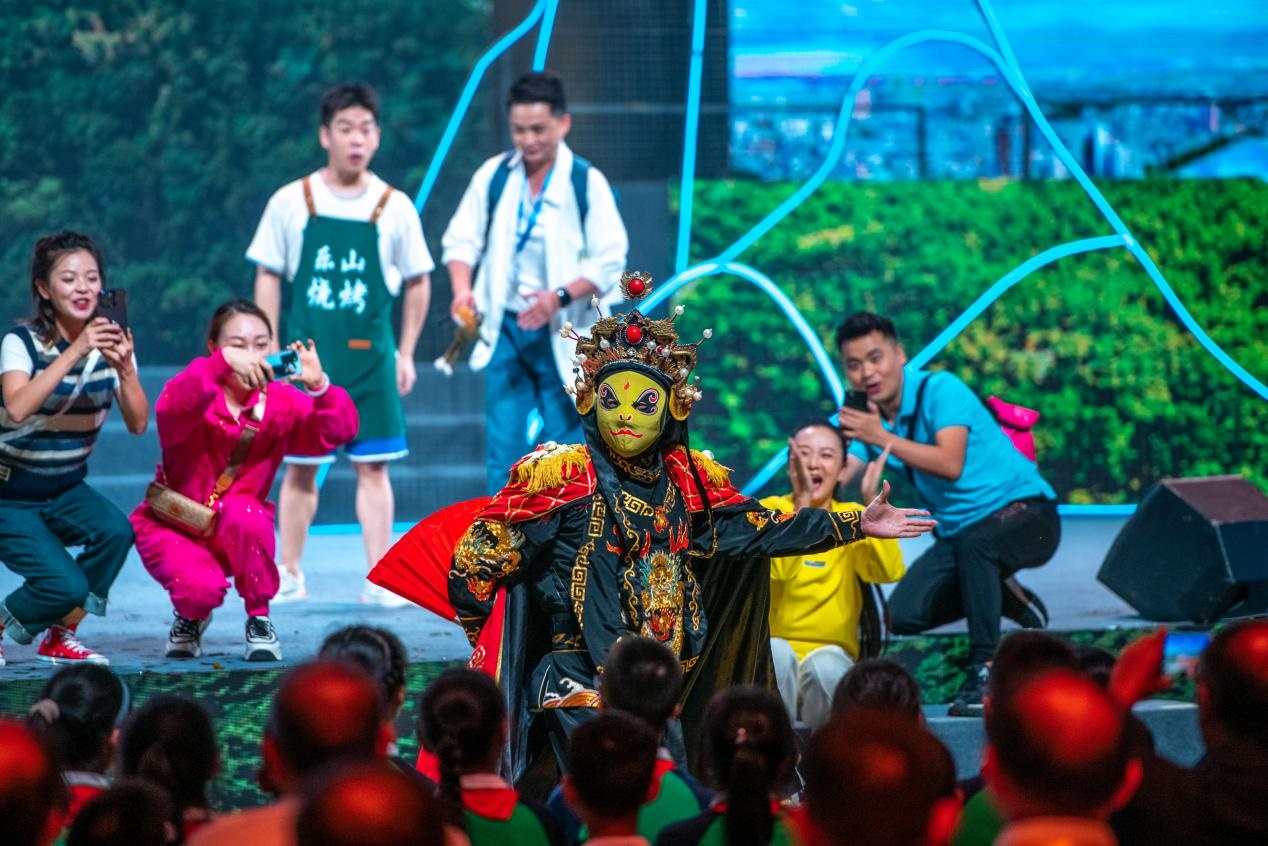 現(xiàn)場(chǎng)演出。樂山市委宣傳部供圖
