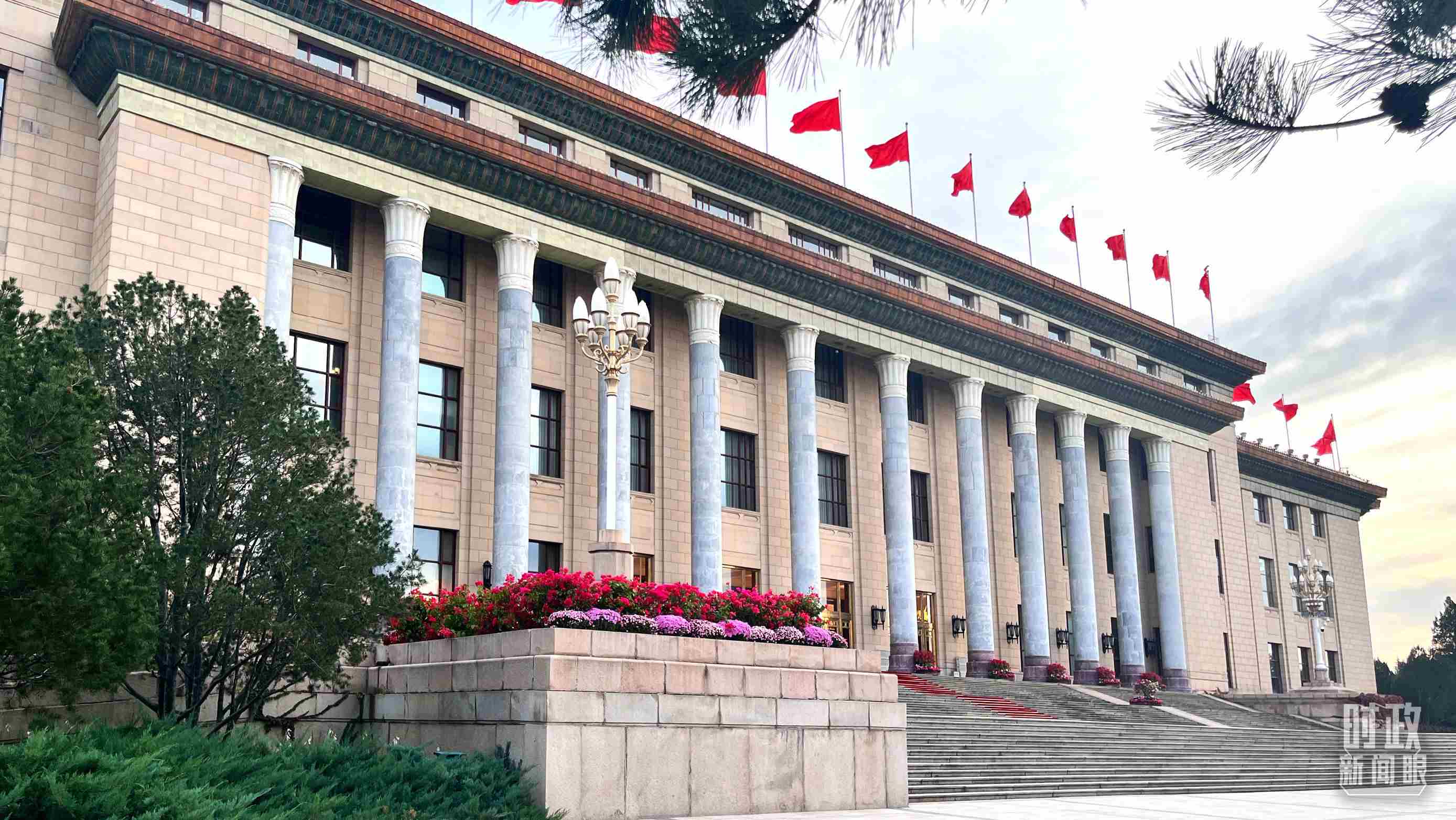 △10月18日，5場(chǎng)會(huì)談會(huì)見在北京人民大會(huì)堂舉行。（總臺(tái)央視記者張垚拍攝）