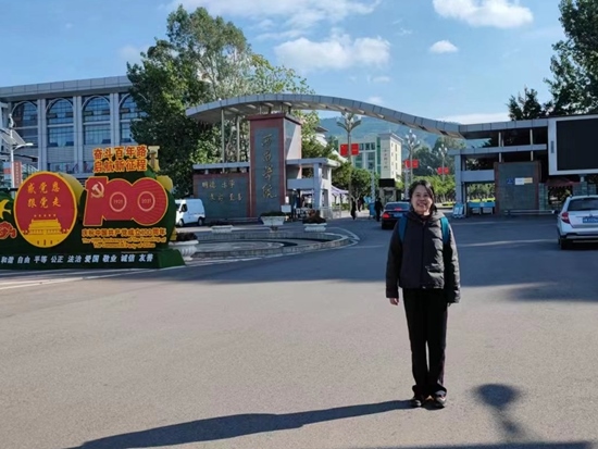 北京交通大學(xué)退休教師李唐軍在西昌學(xué)院。校方供圖