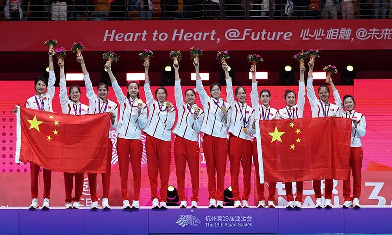 △2023年10月7日，杭州亞運(yùn)會(huì)，中國女排再創(chuàng)佳績，以六戰(zhàn)全勝第九次摘得亞運(yùn)金牌。