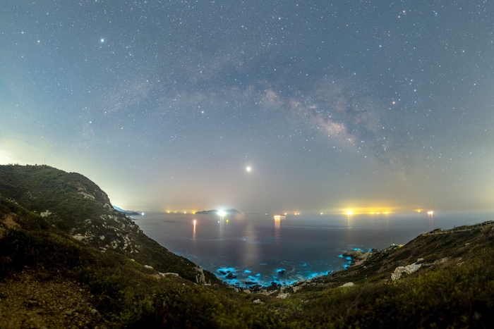 西涌國際暗夜社區(qū)夜間美景。深圳市天文臺(tái)供圖
