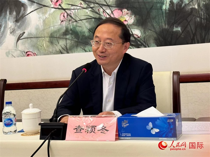 10月31日，蘇州市人民政府副市長查穎冬在第五屆中法文化論壇媒體吹風(fēng)會上講話。（人民網(wǎng) 謝瑩攝）