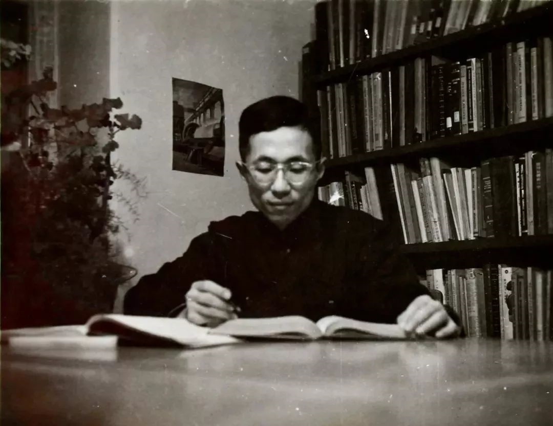 青年時(shí)期的秦裕琨。哈爾濱工業(yè)大學(xué)供圖
