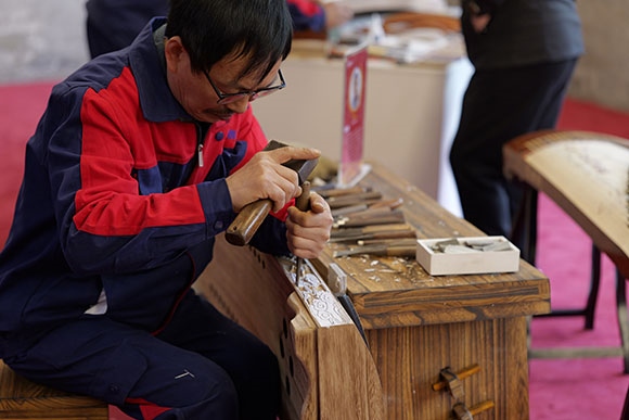 蘭考古箏制作展示。中央音樂學院供圖