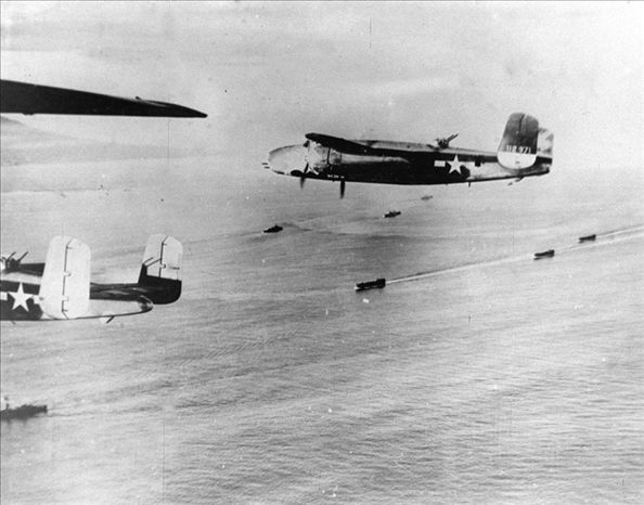 1942年4月18日，美國(guó)航空母艦甲板上B－25解放式轟炸機(jī)起飛轟炸東京工業(yè)區(qū)域，此為日本首次受盟軍之進(jìn)攻。