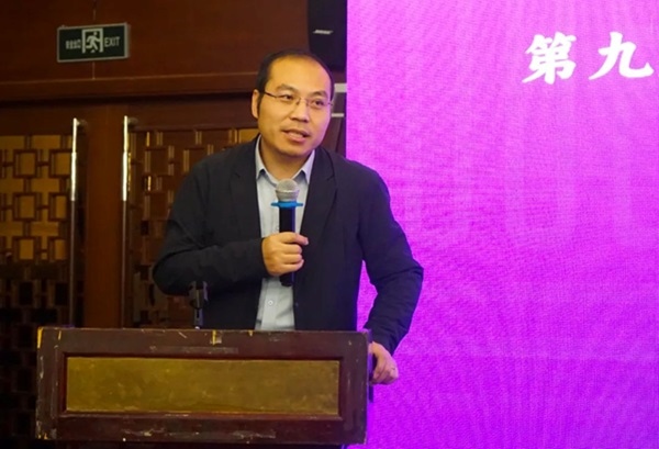 清華大學社會科學學院副院長、政治學系長聘教授孟天廣在研討會上總結發(fā)言。主辦方供圖