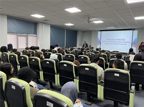 現(xiàn)場宣講中企。主辦方供圖