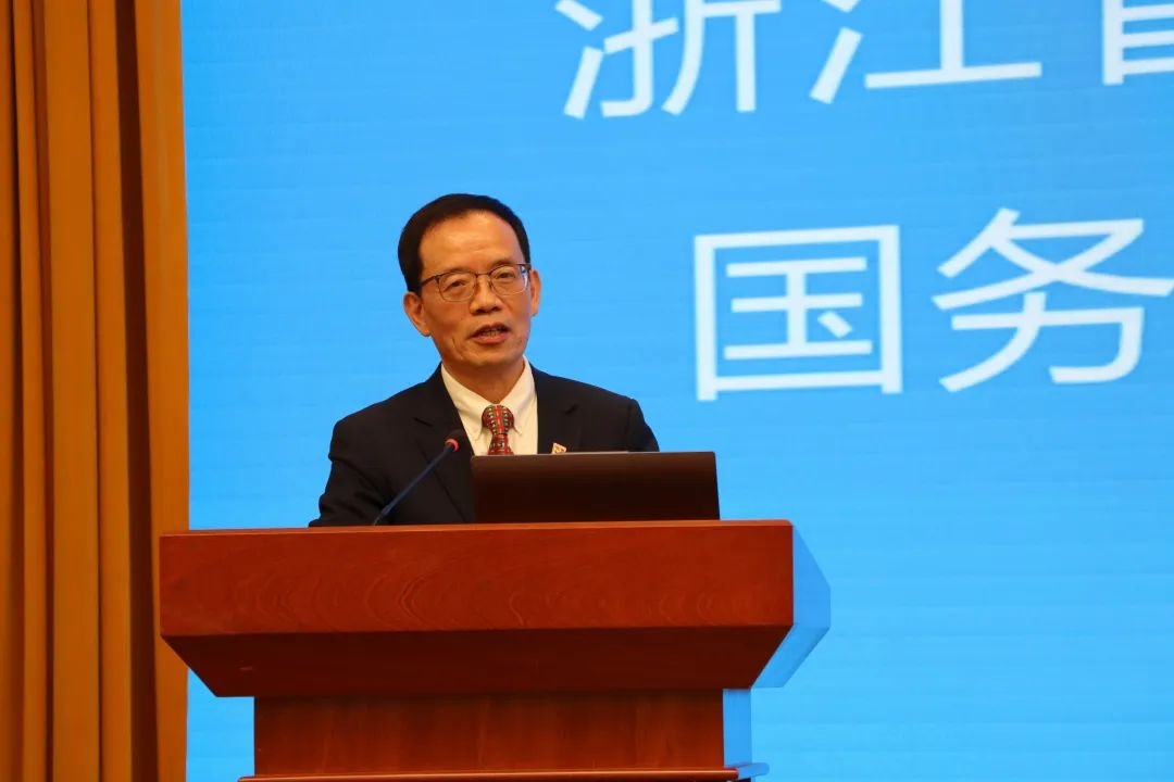 浙江省區(qū)域國(guó)別與國(guó)際傳播研究智庫聯(lián)盟首席專家、浙江師范大學(xué)非洲區(qū)域國(guó)別學(xué)學(xué)部學(xué)術(shù)委員會(huì)常務(wù)副主任劉鴻武致辭。主辦方供圖