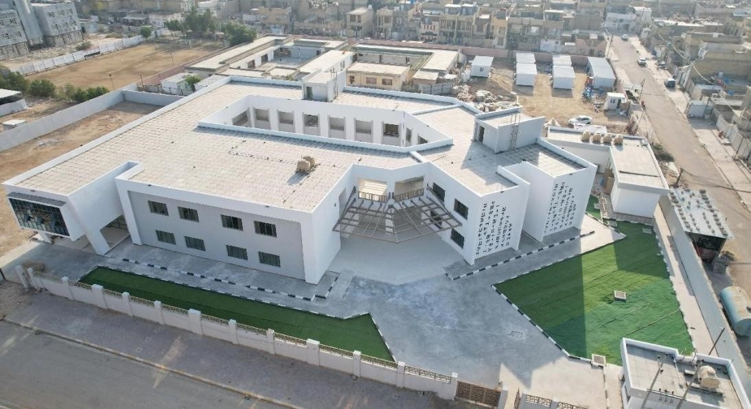 中國(guó)電建承建了679所伊拉克示范學(xué)校。圖為已經(jīng)竣工的伊拉克瓦西特省第20號(hào)學(xué)校。趙沖攝 中國(guó)電建供圖