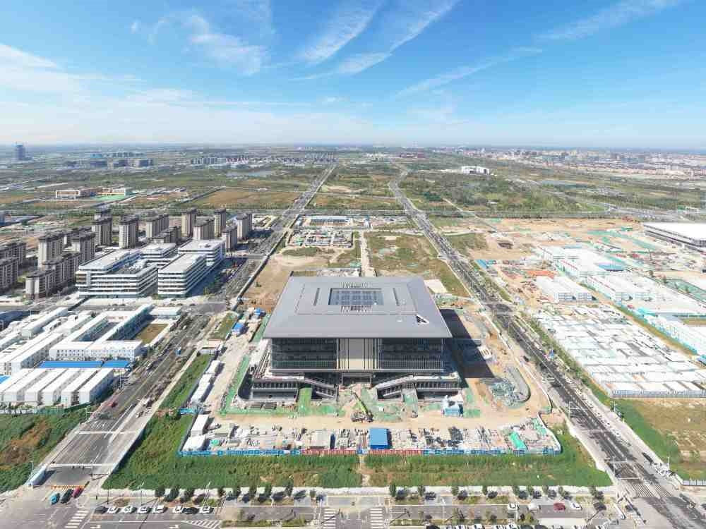 這是雄安新區(qū)大學(xué)園圖書館（2023年10月1日攝，無人機(jī)照片）。新華社記者 朱旭東 攝