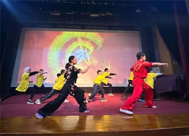 圖為2023“中華文化大樂園—埃及開羅營”閉幕式活動現(xiàn)場。主辦方供圖