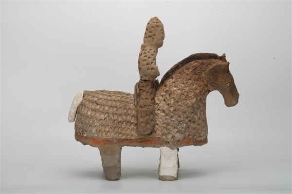 陶鎧甲騎馬俑。國(guó)家文物局供圖