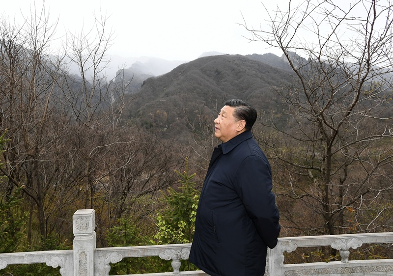2020年4月20日，習(xí)近平在陜西秦嶺牛背梁國(guó)家級(jí)自然保護(hù)區(qū)，了解秦嶺生態(tài)保護(hù)工作情況。