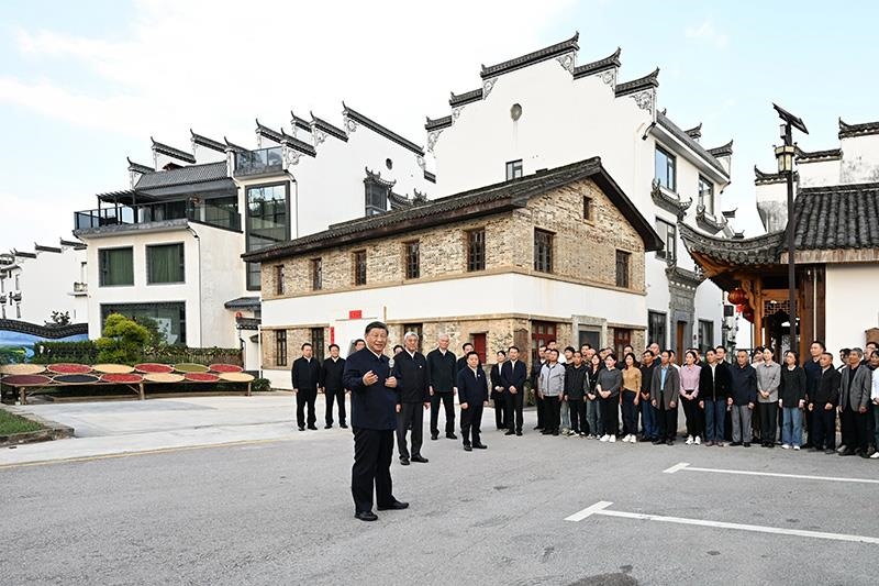 2023年10月11日，習(xí)近平總書記在江西上饒市婺源縣秋口鎮(zhèn)王村石門自然村考察。