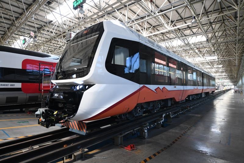 △2023年6月6日，中國(guó)中車出口阿根廷新能源輕軌車輛首列車在中車唐山公司下線。