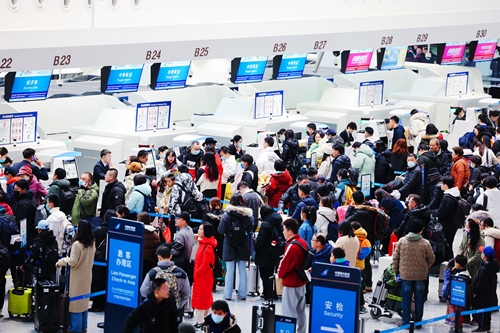 2024年春運(yùn)首日，大興機(jī)場(chǎng)預(yù)計(jì)保障進(jìn)出港旅客13.59萬人次。大興機(jī)場(chǎng)供圖