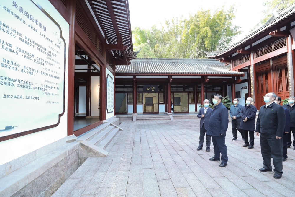 2021年3月22日，習近平在福建省南平武夷山朱熹園，了解朱熹生平及理學研究等情況。新華社記者 鞠鵬 攝