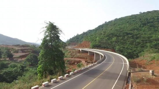 中塞友誼公路。