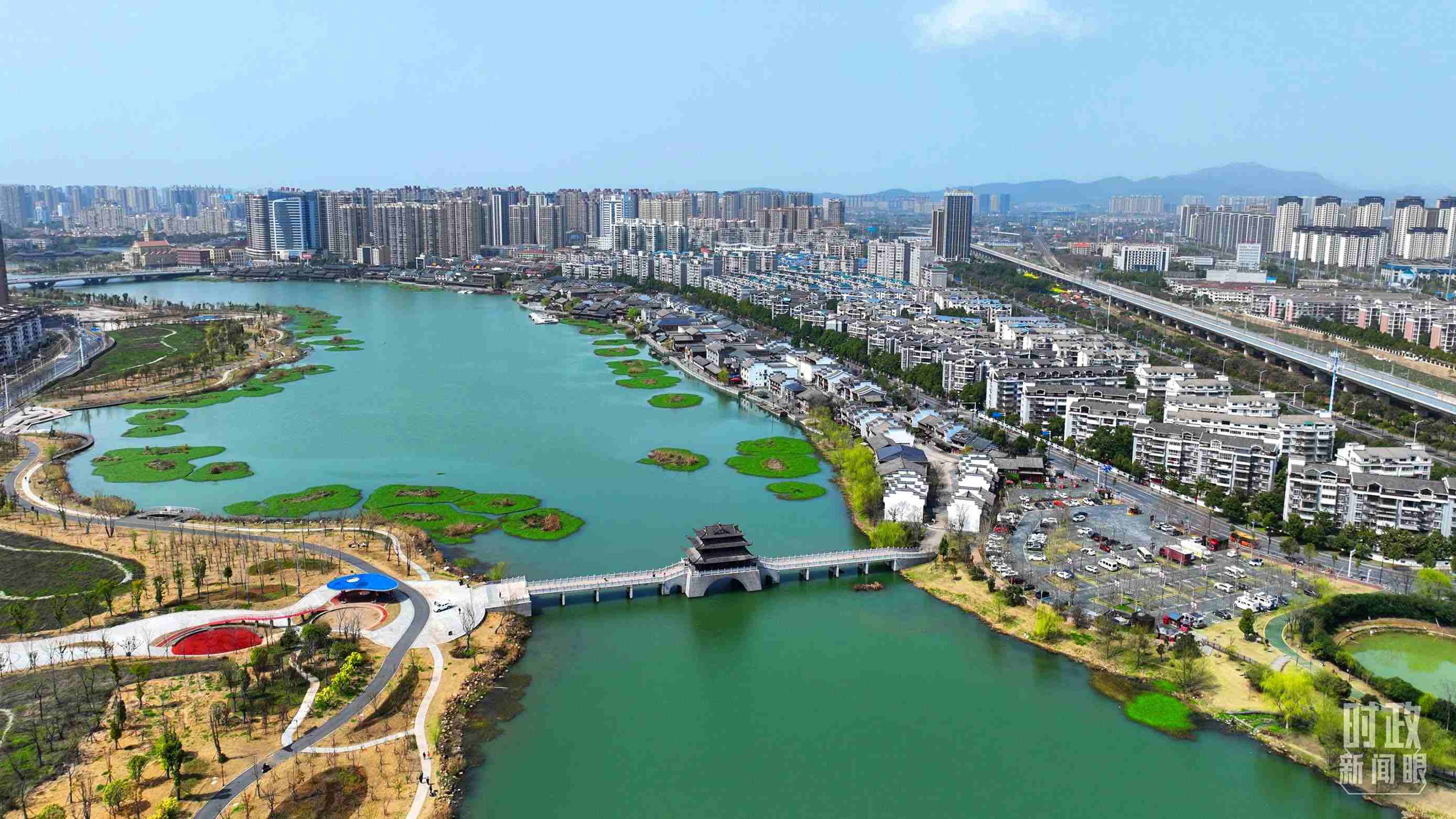 湖南常德。此次座談會(huì)前，習(xí)近平在長(zhǎng)沙、常德兩地實(shí)地考察。（總臺(tái)央視記者范凱拍攝）