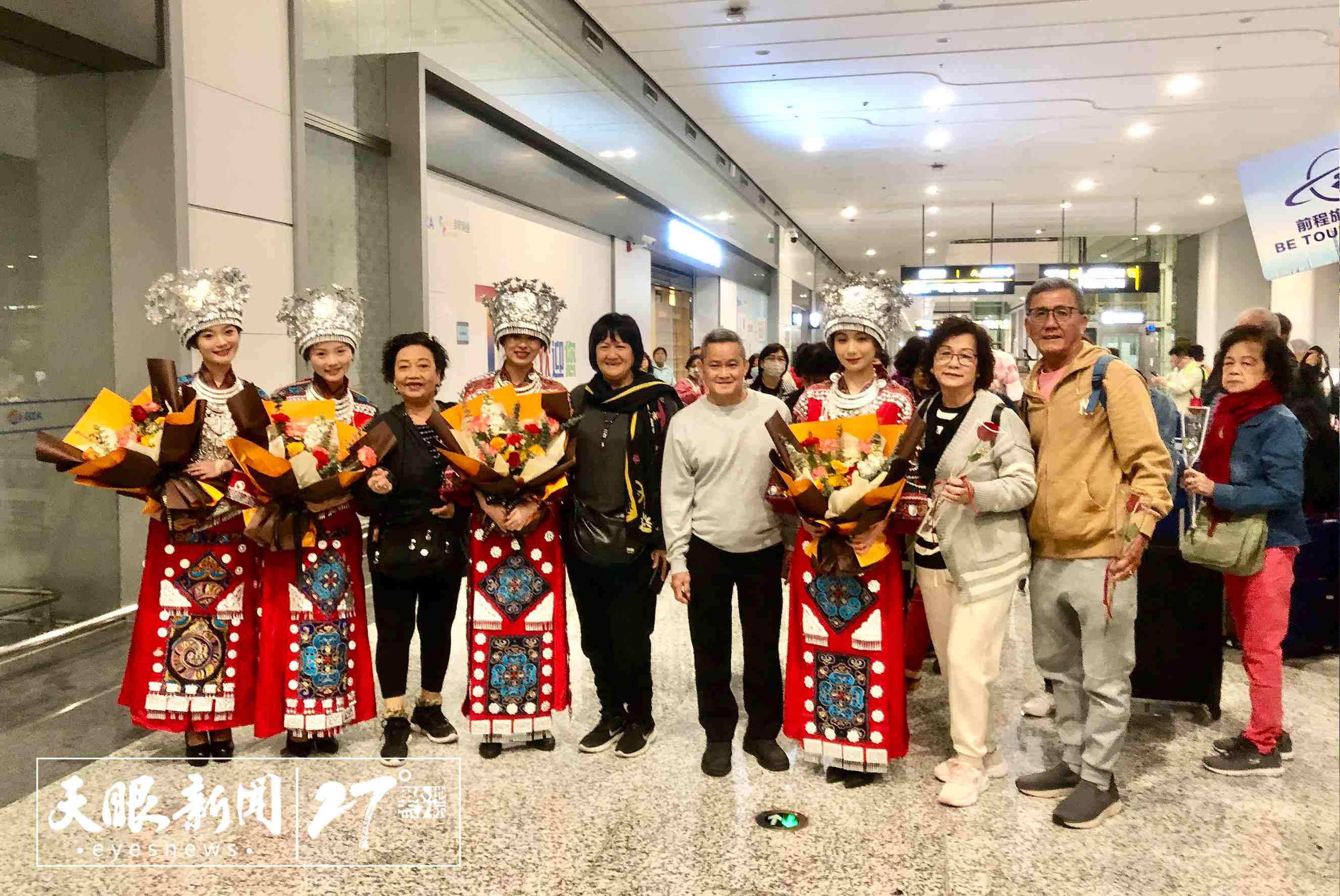 首個(gè)來(lái)黔旅游馬來(lái)西亞包機(jī)團(tuán)抵達(dá)。（圖/劉立超）