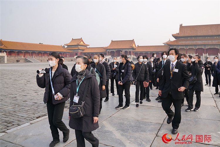松山芭蕾舞團(tuán)青年代表團(tuán)在故宮參觀。人民網(wǎng)記者 張麗婭攝