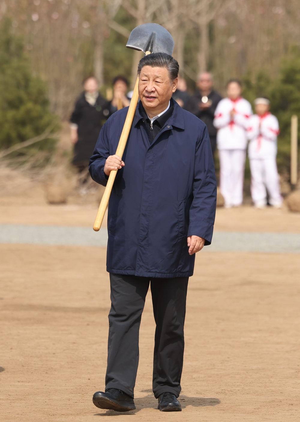 △2024年4月3日，習(xí)近平總書記來到北京市通州區(qū)潞城鎮(zhèn)參加首都義務(wù)植樹活動。