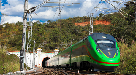 中老鐵路增開(kāi)1對(duì)國(guó)際旅客列車(chē)。