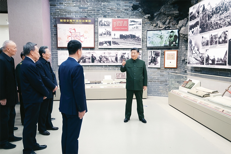 2024年2月1日至2日，中共中央總書記、國(guó)家主席、中央軍委主席習(xí)近平來(lái)到天津，看望慰問基層干部群眾。這是2日上午，習(xí)近平在平津戰(zhàn)役紀(jì)念館考察。 新華社記者 鞠鵬/攝
