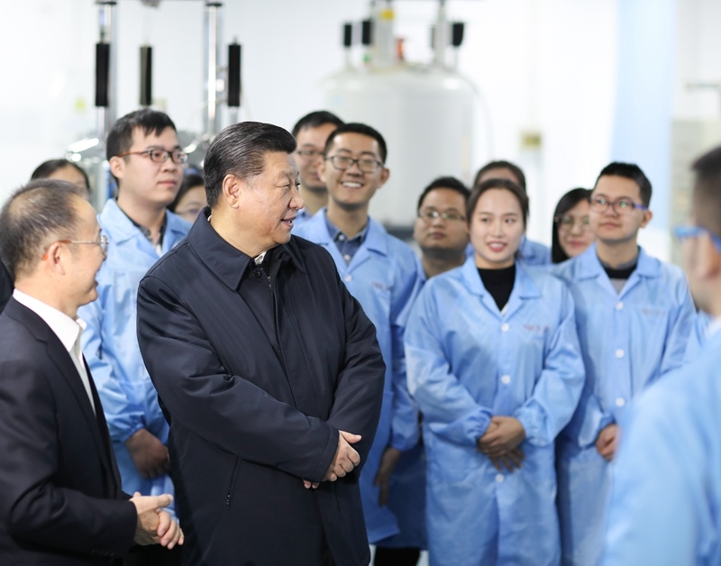 2019年1月17日，習(xí)近平在天津南開(kāi)大學(xué)元素有機(jī)化學(xué)國(guó)家重點(diǎn)實(shí)驗(yàn)室同師生親切交流。