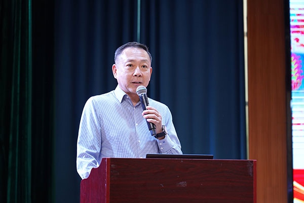 北京大鸞翔宇慈善基金會理事長、周恩來侄外孫沈清講述周恩來的讀書故事。