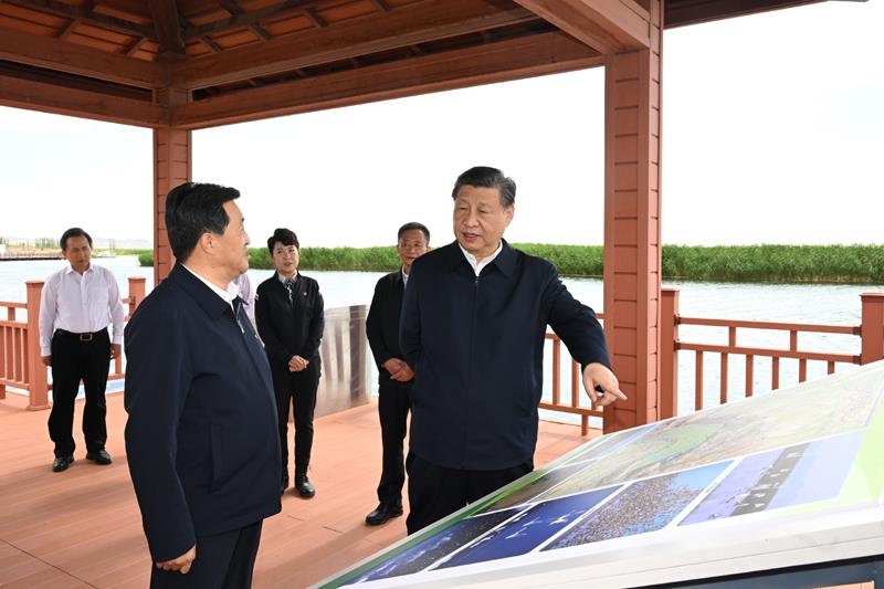 △2023年6月5日，習(xí)近平總書記在烏梁素?？疾臁? width=