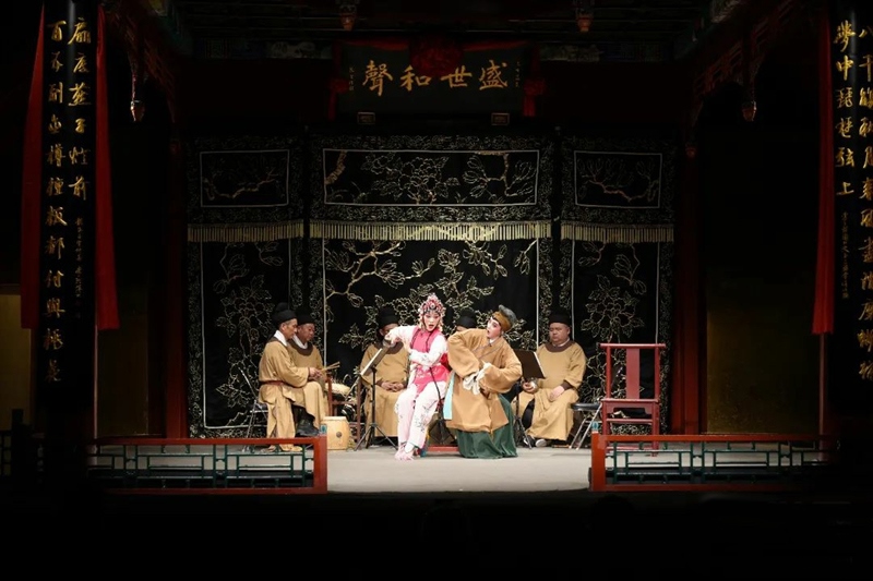 永嘉昆曲表演及音樂(lè)特點(diǎn)分享會(huì)在北京正乙祠戲樓舉行。