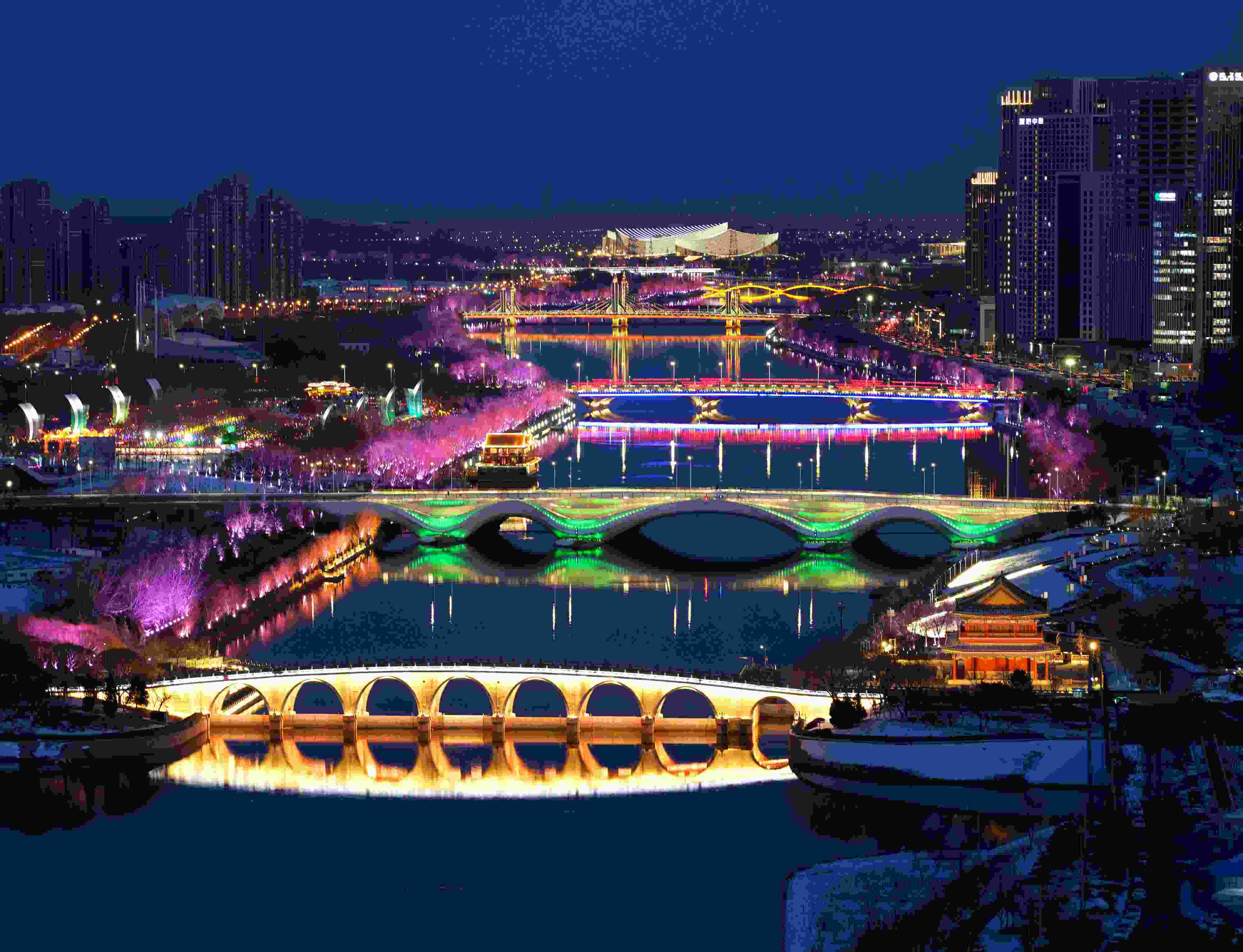 2024年2月22日，京杭大運河北京通州段夜景。